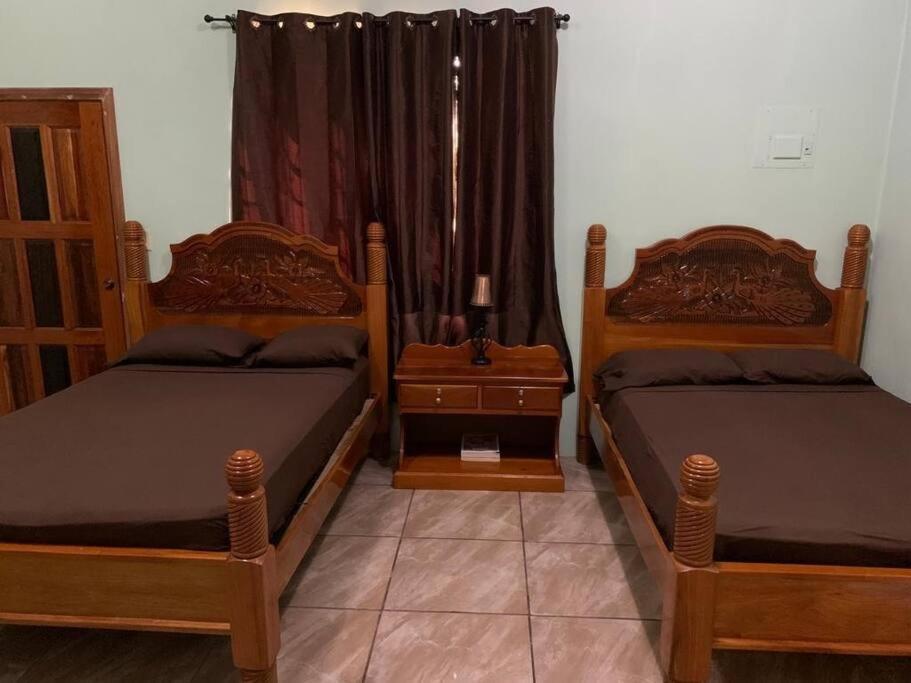 Banyan Rose Apartment Orange Walk Town Ngoại thất bức ảnh