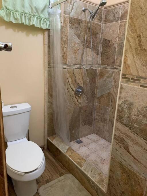 Banyan Rose Apartment Orange Walk Town Ngoại thất bức ảnh