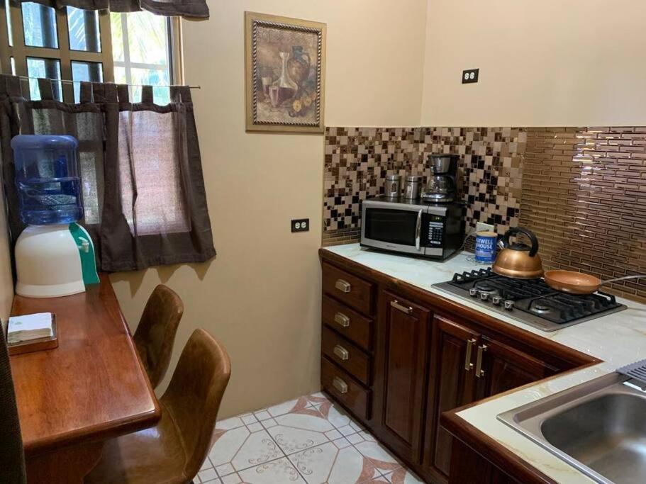 Banyan Rose Apartment Orange Walk Town Ngoại thất bức ảnh