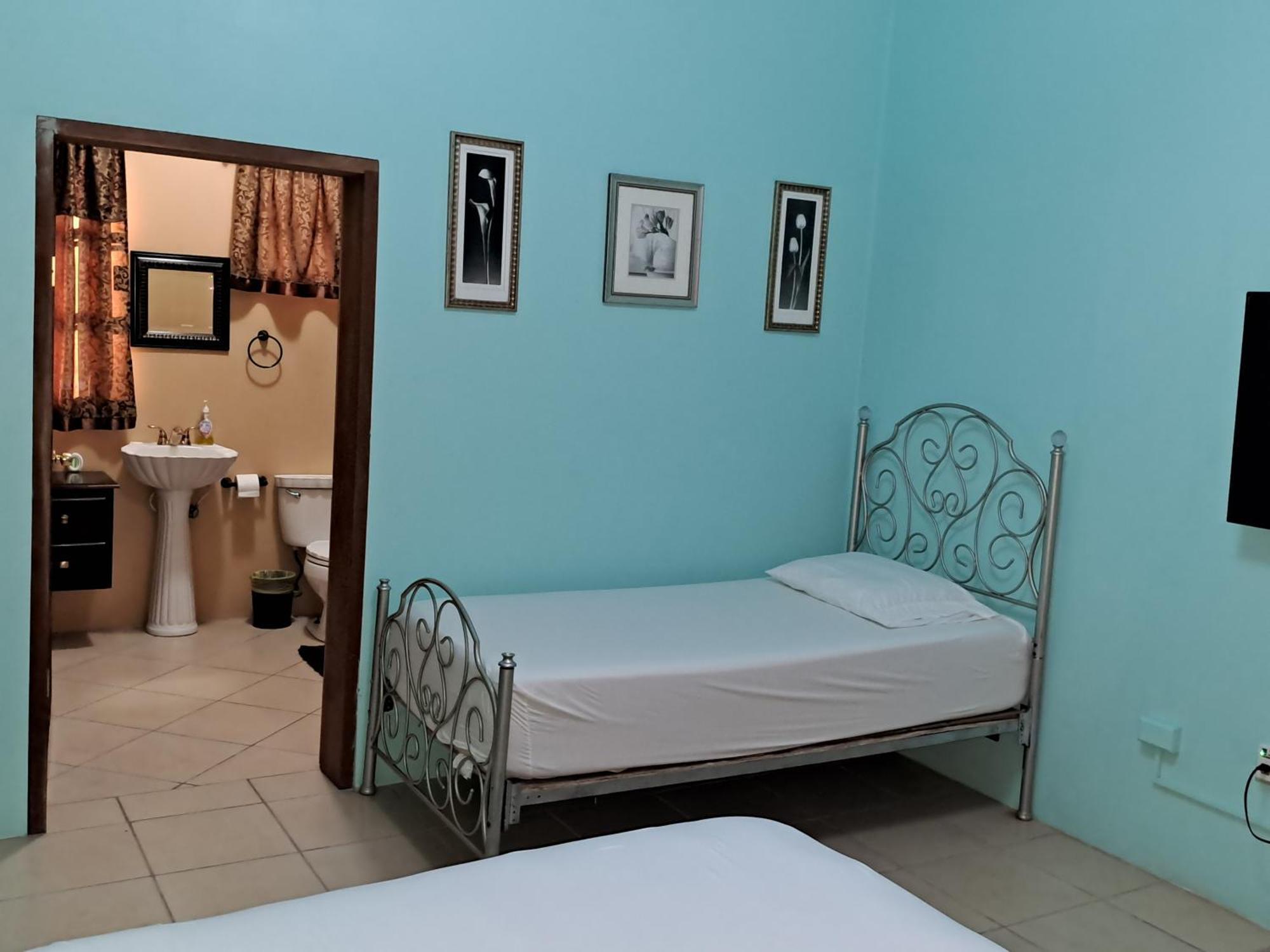 Banyan Rose Apartment Orange Walk Town Ngoại thất bức ảnh